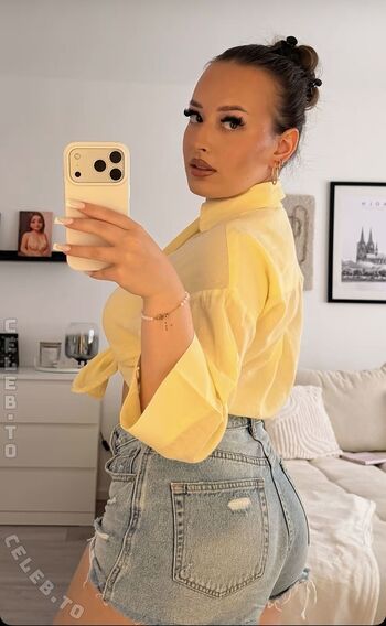 Full leaked Apr allegra private onlyfans photo