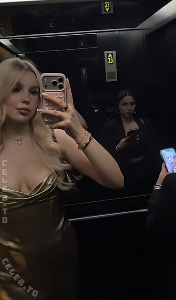 Full leaked Xmiaa private onlyfans photo